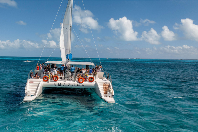 ALLEEN VOOR VOLWASSENEN! Isla Mujeres Catamaran Cruise met uitzicht op zonsondergang