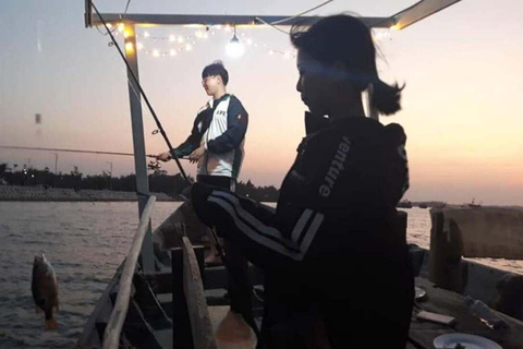 HoiAn: Sunset Fishing Boat Tour and BBQ Dinner with locals