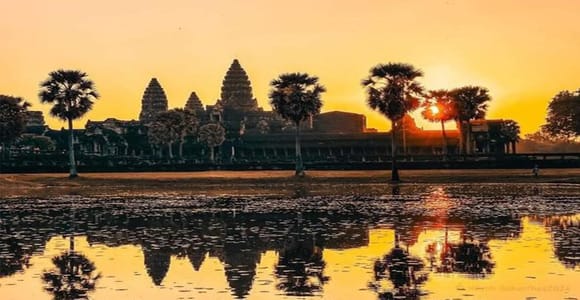Small-Group Explore Angkor Wat Sunrise Tour with Guide