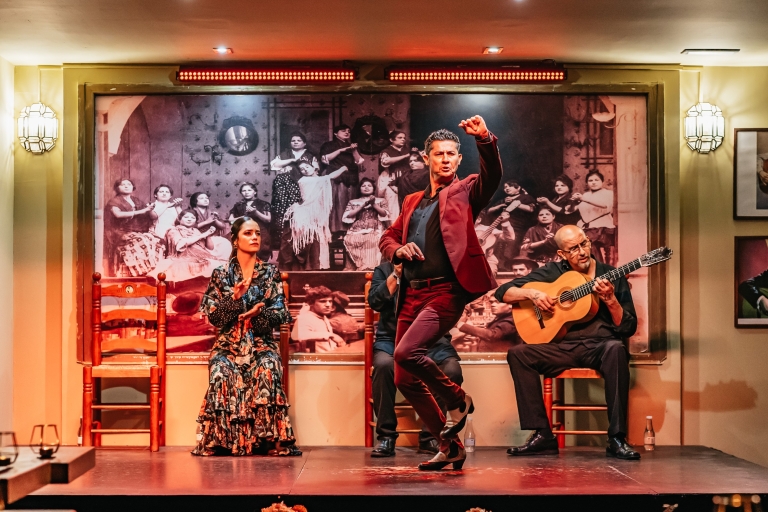 Sevilla: Flamenco-Show mit optionalem andalusischem DinnerFlamenco-Show & Abendessen in der Kathedrale