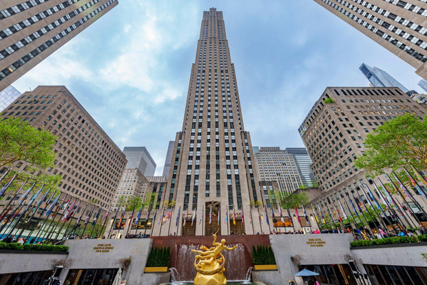 NYC: 5th Avenue Icons & Top of the Rock with Optional Beam