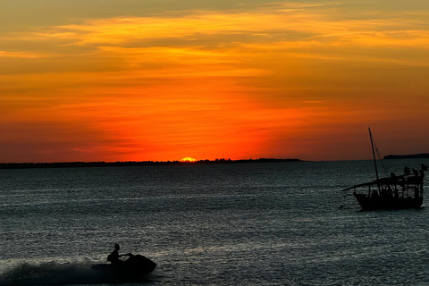 Zanzibar: Nungwi i Kendwa Sunset Dhow Cruise z transferemZanzibar: Nungwi i Kendwa Sunset Dhow Cruise.