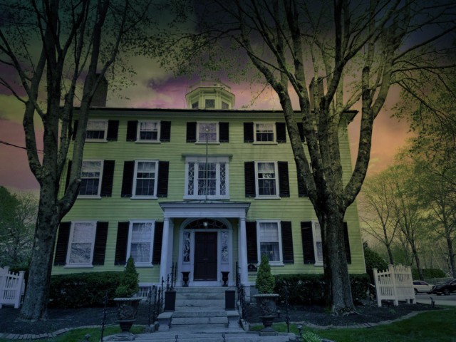 Visit Kennebunkport Haunted Ghost Walking Tour in York, Maine