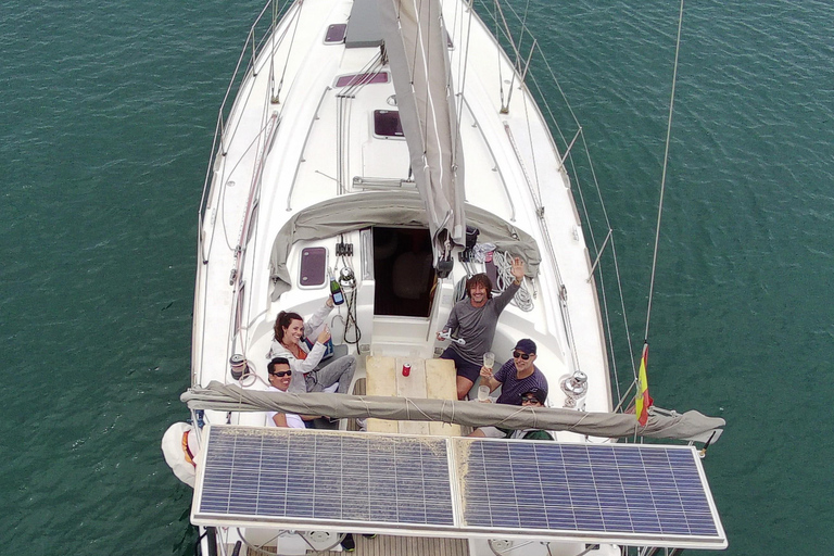 BAHÍA DE PALMA : TOUR PRIVADO DE 4 HORAS CON VELEROTOUR PRIVADO DE 4 HORAS BAHÍA DE PALMA CON VELERO