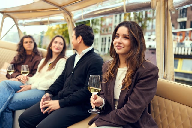 Amsterdam: Croazieră pe canal cu băuturi nelimitate