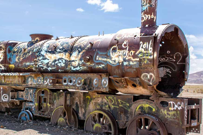 Uyuni: 2-Day Salt Flats Tour with Campervan & Meals