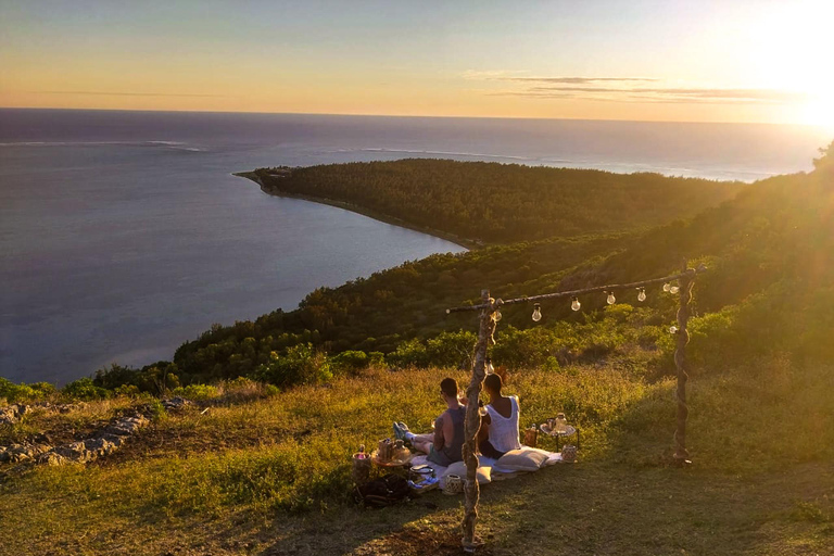 Maurice : Le Morne Brabant : randonnée au coucher du soleil et apéritif au coucher du soleilRandonnée exclusive au coucher du soleil sur le Morne + Apéro