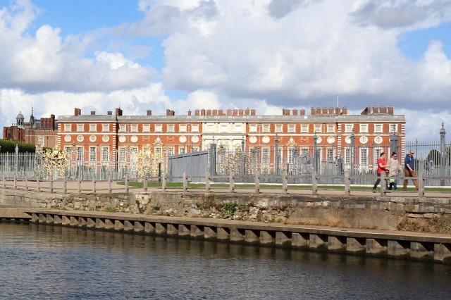 Visit London Hampton Court to Richmond River Thames Cruise in Horley