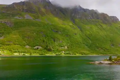 Lofoten Islands: SUP rental
