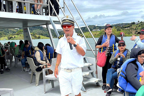 Guatapé: Boat Tour, Peñol Rock & Colorful Town with Meals
