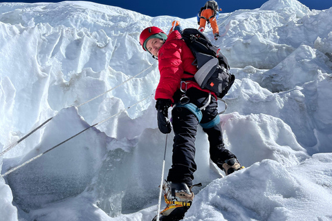 Escalada al Pico de la Isla por el Campo Base del Everest