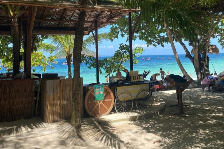Raya y la Isla del Coral desde PhuketRaya y la isla de coral forman Phuket
