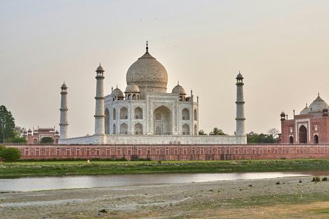 Agra: Sla de lijn over Taj Mahal &amp; Agra Fort TourTour zonder entreegelden Taj Mahal &amp; Agra Fort