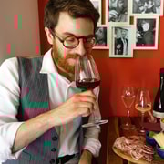 Prova de vinhos no centro de Turim