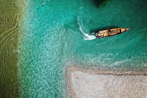 从地拉那/戈莱姆/都拉斯出发：科马尼湖与沙拉河之旅