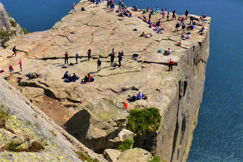 Stavanger: Preikestolen-Wanderung mit Hotel/Schiffstransfer