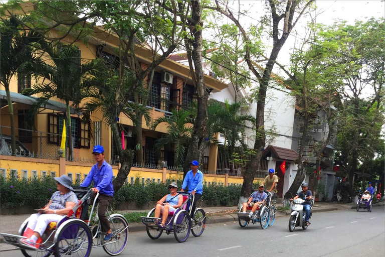 Hue Heritage Tour by Cyclo: Cytadela, muzea i lokalny rynek