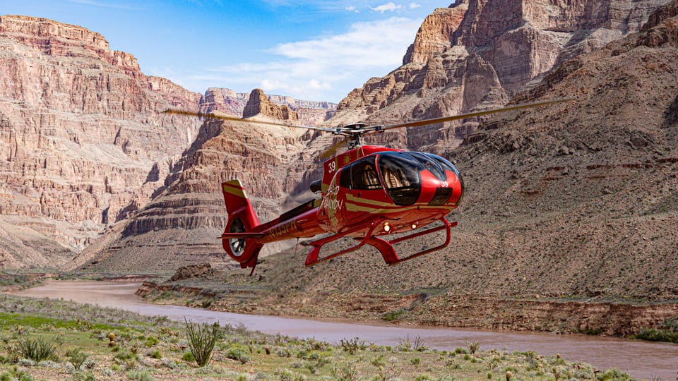 Grand Canyon Helicopter Landing Tour mit Vegas Strip