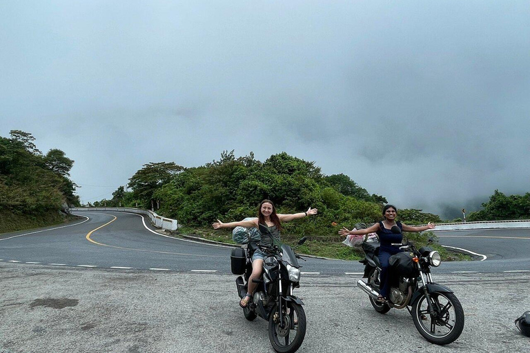 Excursión Easy Rider de Hue a Hoi An: Aventura panorámica por el Paso de Hai Van