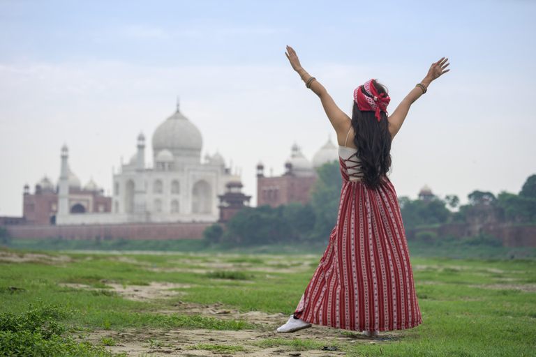 From Delhi Airport: Private Guided Taj Mahal Layover Tour From Delhi Airport: All Inclusive (Tickets + Lunch)