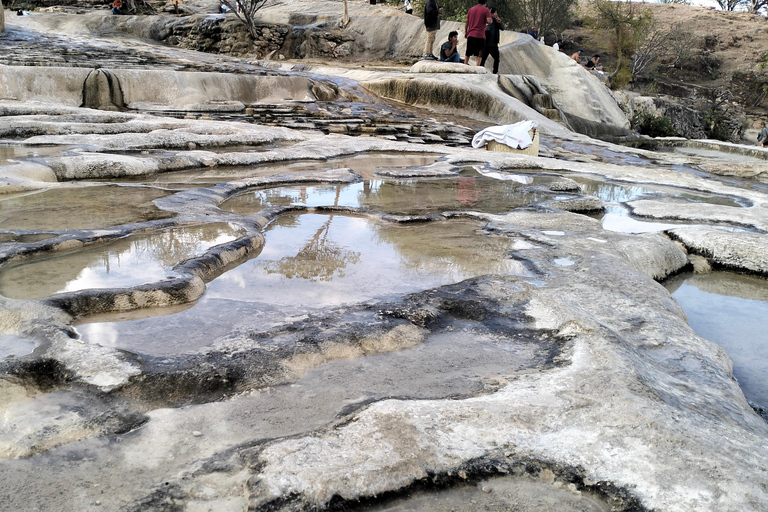 Oaxaca: Xaaga-Hierve el Agua 1 Day Hiking Tour Price for 4-7 people