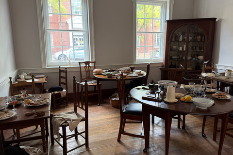 Old Town Alexandria (ingresso a Gadsby Tavern e Christ Church)Città vecchia di Alessandria: tour guidato a piedi con una guida locale