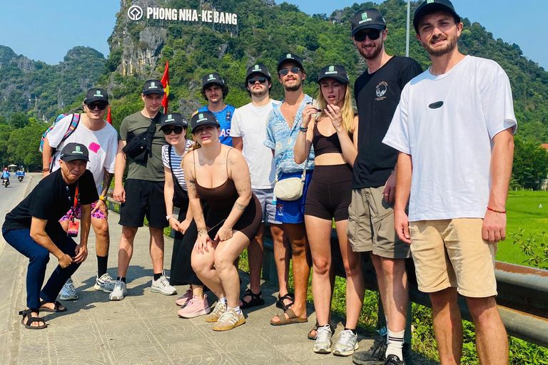 Phong Nha National Park: Paradise Cave Half-Day Tour Pickup in Hue and drop-off in Phong Nha