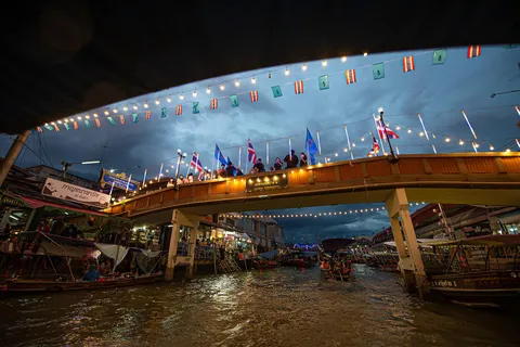 Bangkok: Maeklong Railway Market und Amphawa Floating Market