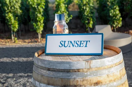 WEINGUT LIPARI - WEINVERKOSTUNG BEI SONNENUNTERGANG