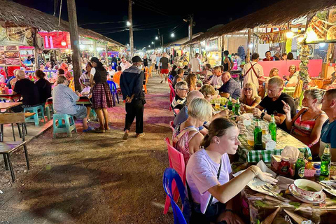 Khaolak: visita guiada com petiscos e show de cabaréKhaolak: Tour guiado com petiscos e show de cabaré