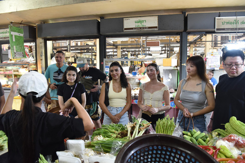 Sathon: Clase práctica de cocina tailandesa y visita al mercado en Bangkok