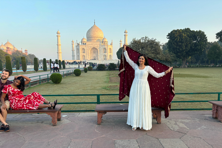 De Delhi: Excursão de um dia ao Taj Mahal e ao Forte de Agra com comboioComboio de 1ª classe com carruagem, guia, ingresso e almoço 5 estrelas