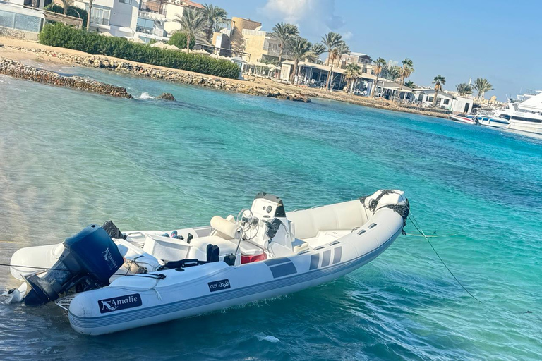 Sea taxi to Magawish island by speedboat