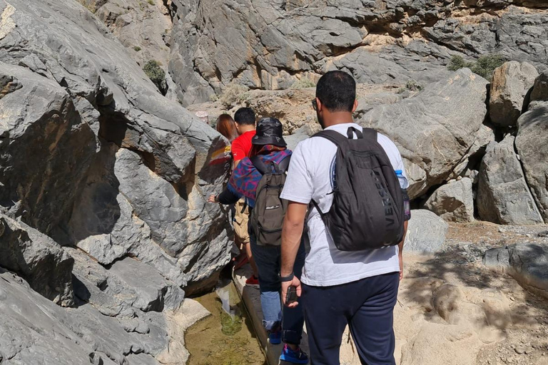Muscat: Fanja, Wadi Qurai, and Sumail Castle Day Trip