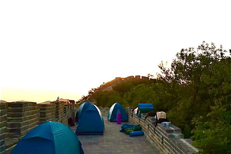 Overnachtingstocht met tentcamping op de wilde Grote Muur