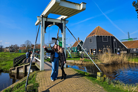 Amsterdam: Live-Guided Zaanse Schans & Cheese Tasting Tour Tour in Spanish