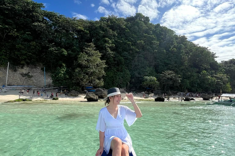 Boracay: Private Island Hopping, Kayak, and Snorkeling Tour