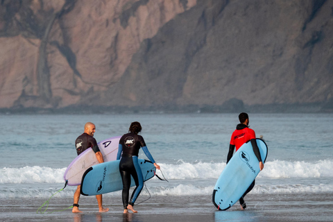 Lanzarote: Beginner's surfing lesson at Famara beach Package of 3 beginner surfing lessons (2 hours each)