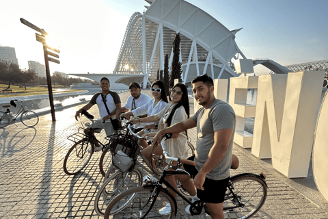 Valencia: Bike Tour, historic center & arts-sciences museum