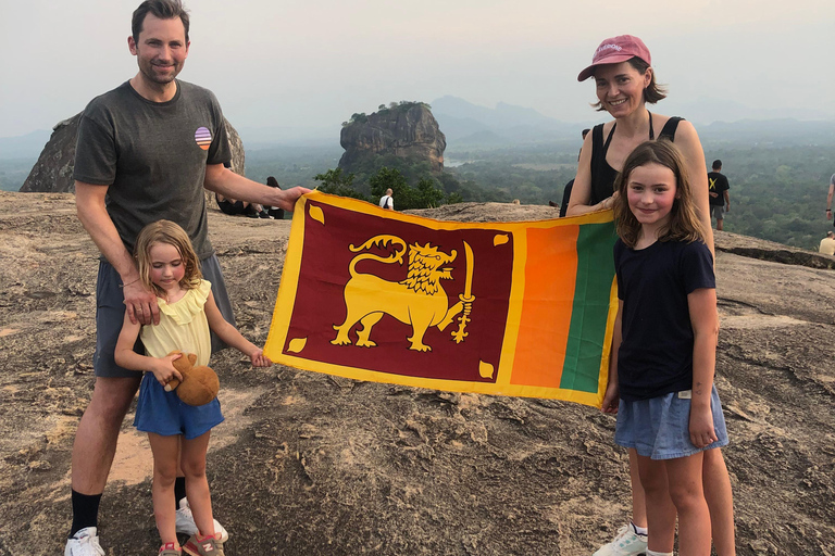 Sigiriya y Dambulla Tour privado de día completoRecorrido con salida desde la zona de Kaluthara / Wadduwa