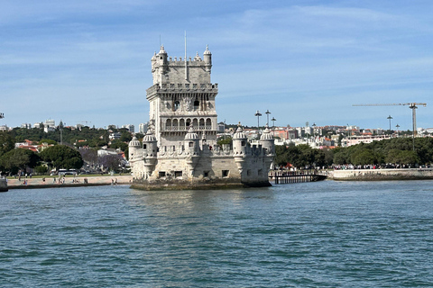 Lisbon: Sailing Experience on a Exclusive Catana 50 Lisbon: Private 2-Hour Catamaran Tour on the Tejo River