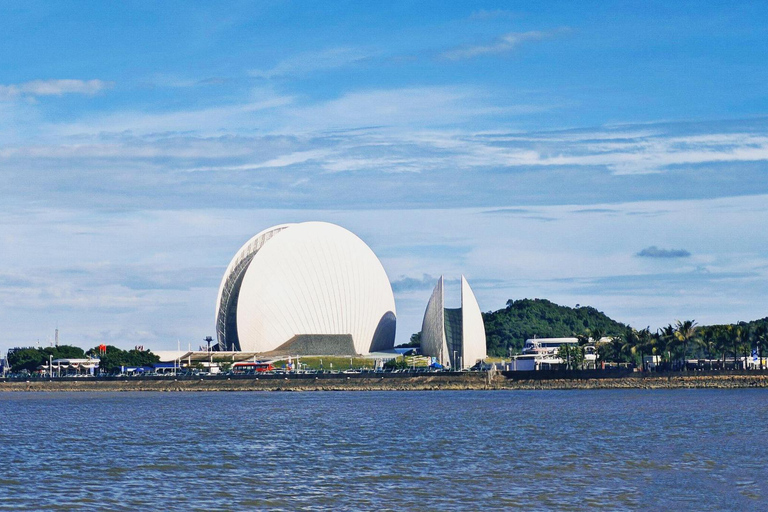 Zhuhai: Bridge Boat Tour, Qi'ao Island & Lunch Day Trip