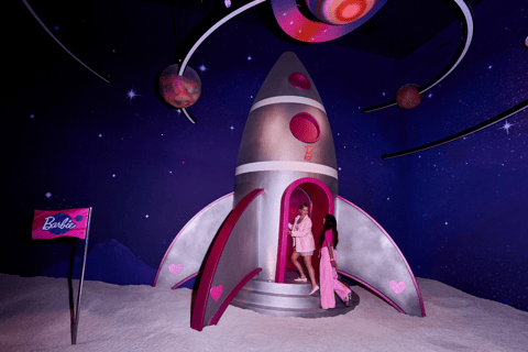 Amsterdam: toegangsbewijs voor Barbie The Dream ExperienceAlleen voor volwassenen + welkomstdrankje