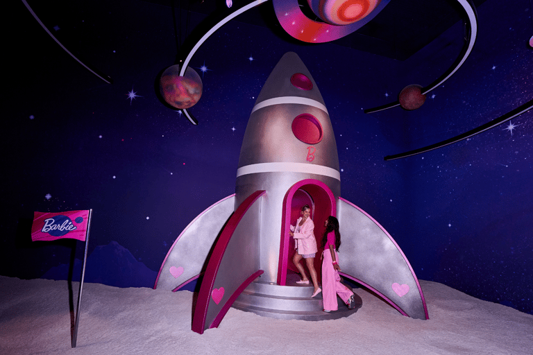 Amsterdam: toegangsbewijs voor Barbie The Dream ExperienceAlleen voor volwassenen + welkomstdrankje