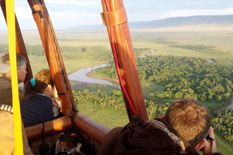 Safari di 3 giorni nel Masai Mara con esperienza di volo in mongolfiera