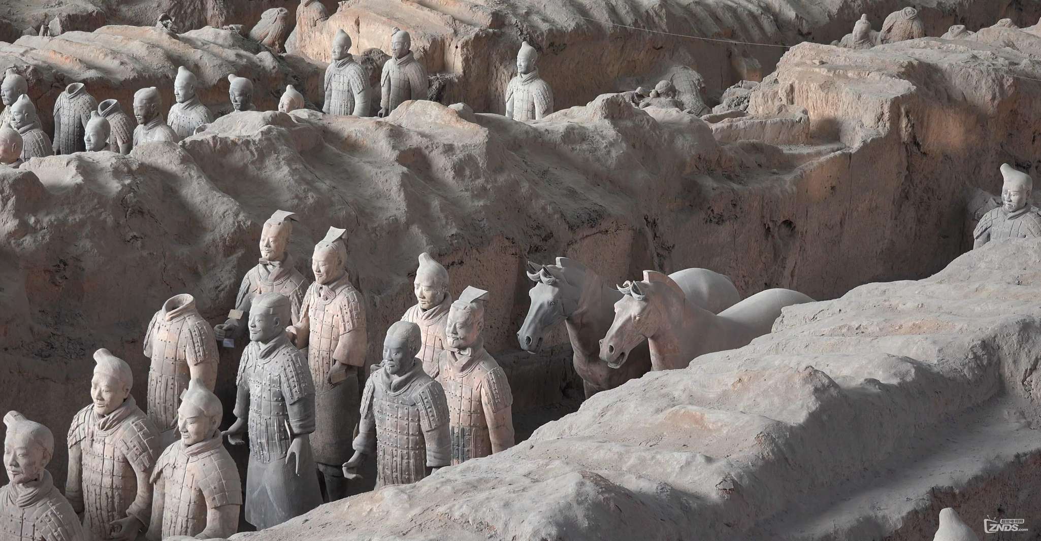 Visite de la journée Xian à l'armée en terre cuite, mur de la ville, pagode - Housity