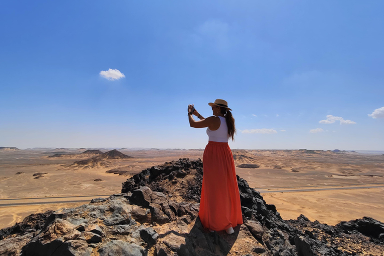 Cairo: Oásis de Bahariya e Deserto Branco: viagem particular de 3 diasTour guiado com traslados, guia que fala inglês, refeições e entrada