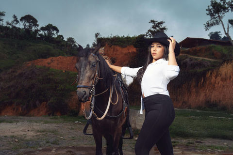 Barbados: Luxury Horse Riding & Drinks Experience + Lunch