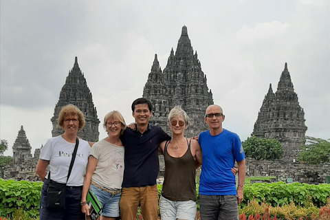 Yogyakarta: Tour di un giorno dei templi di Borobudur e Prambanan