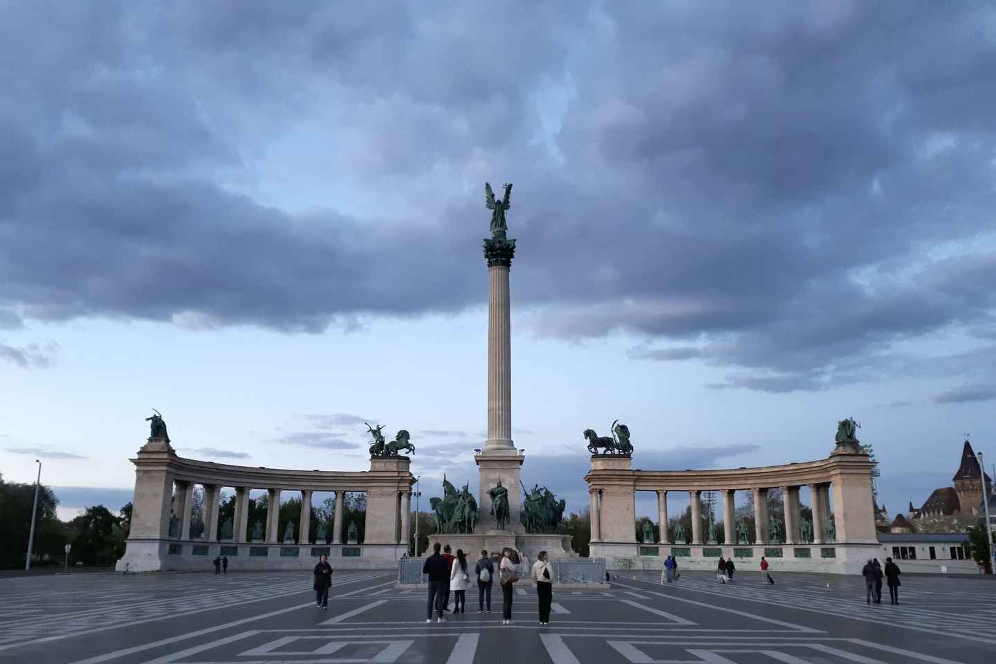 Budapest: Private Customizable Guided Tour